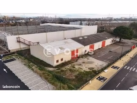 local industriel 1 420 m²