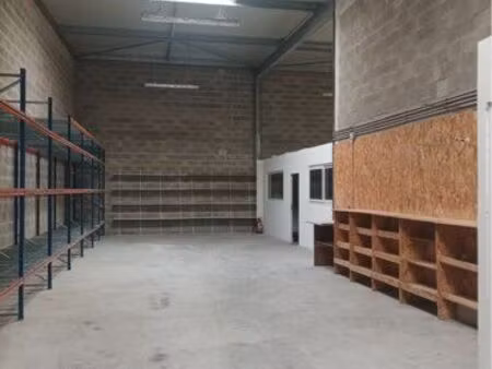 entrepot 220m2