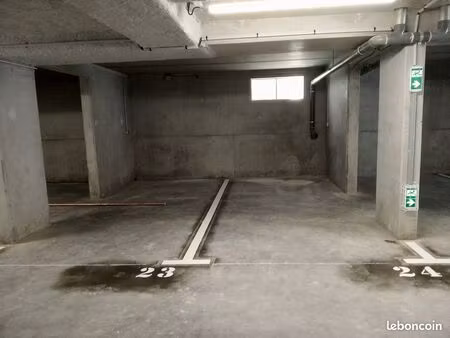 lot de 2 parkings couvert/sécurisé-1/2 ssol-prise 220v-les sables d'olonne