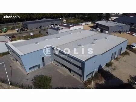 local d'activité 2 140 m²