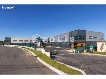 local d'activité 268 m²