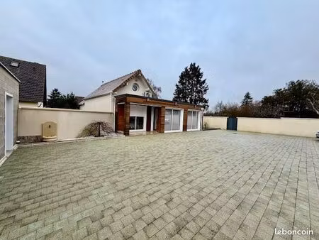 charmante maison a bennecourt