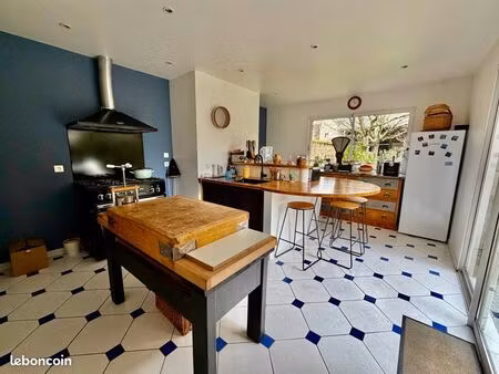 superbe maison de caractère 230m2 + jardin - secteur chilvert