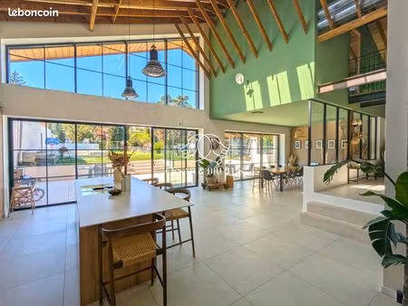 maison 8 pièces 300 m²