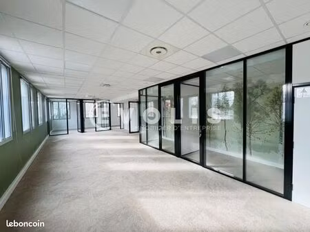 bureaux 133 m²