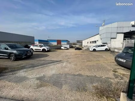 terrain commercial à louer 800 m2