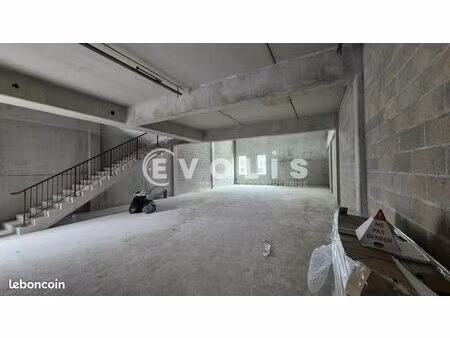 local d'activité 258 m²