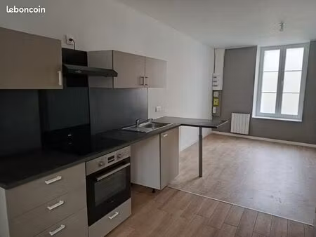 loue studio / t1 non meublé de 24m²  refait à neuf  châtellerault centre