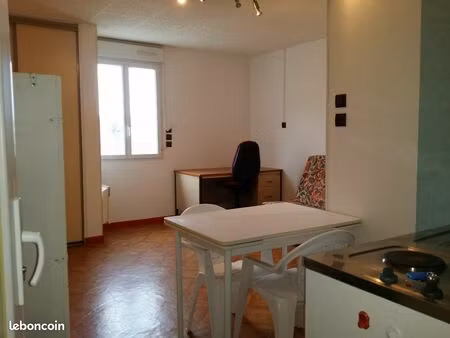 studio meublé 22m² à 5mn fac et chu à 450 toutes charges comprises edf eau et cha