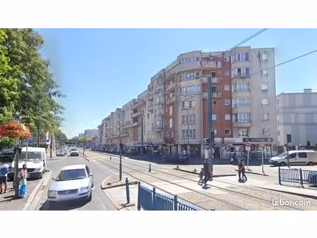 boutique 440 m² bobigny