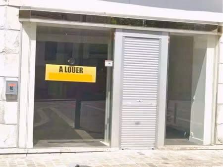 ◊ partage de local professionnel – château-landon (place du marché)