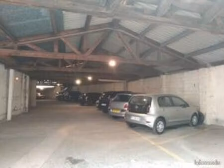 place parking couverte