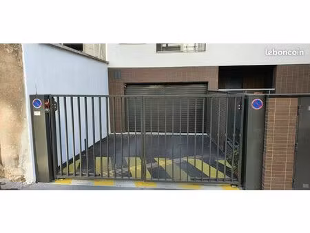 location garage fermé lyon 07