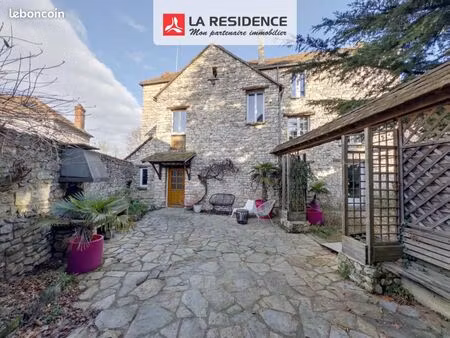 maison 7 pièces 218 m²