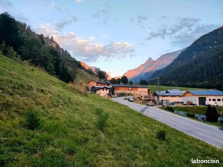 terrain constructible 717m2