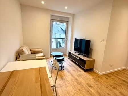 t2 meublé avec balcon - refait à neuf