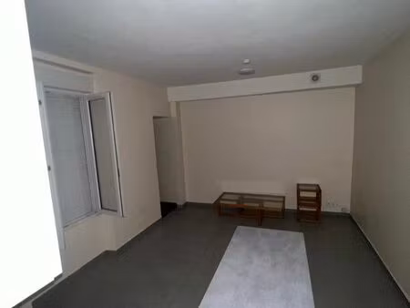 studio 27 m² – rez-de-chaussée – saint-ouen (métro 13 et 14 à proximité)