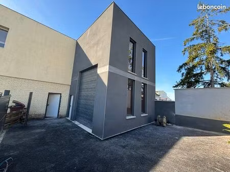 local 250 m zi nord meaux