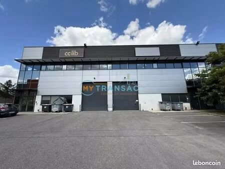 local d'activité 1 010 m²