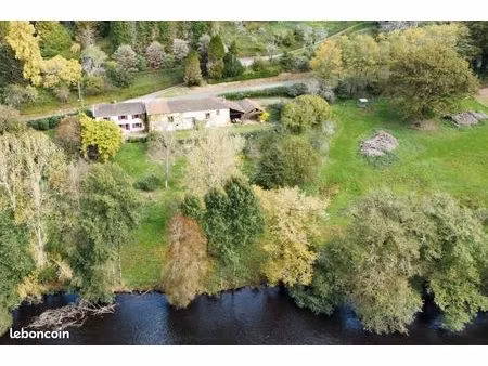 maison 5 pièces 117m² avec terrain 3.75ha en bordure de rivière