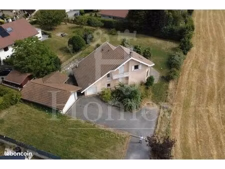 villa 4 pièces 206 m²