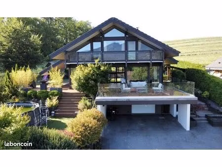villa 4 pièces 200 m²