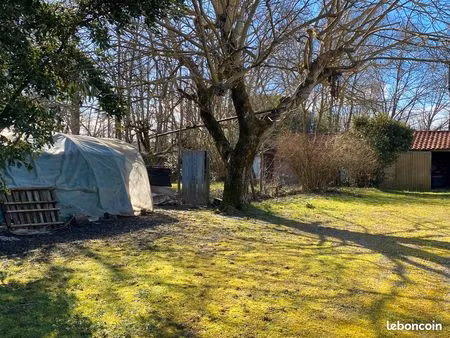 terrain 900 m2 à viabiliser