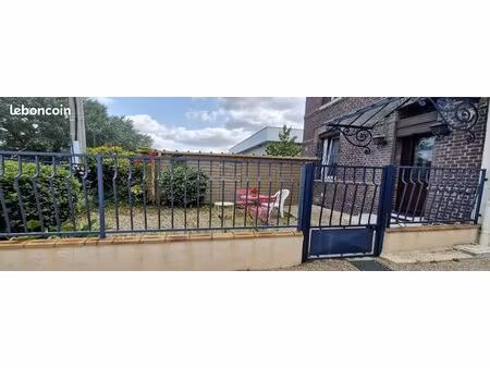 studio meublé avec cour privative