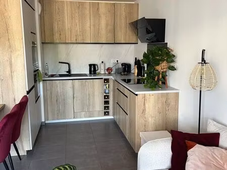 appart meublé + 2 parkings + balcon + 5min de genève