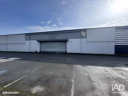 boutique 1070 m² mirebeau