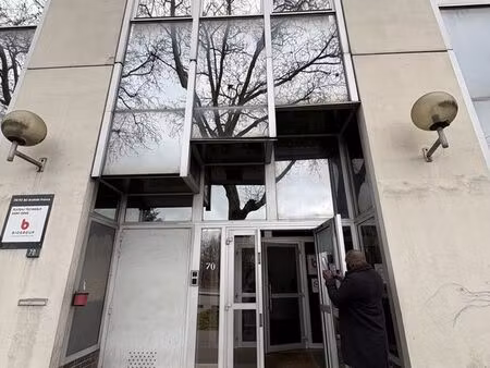 local 1000 m² saint-denis