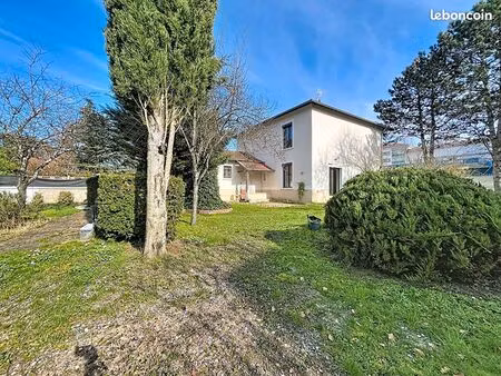 maison 6 pièces 159 m²