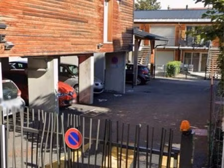 place de parking résidence rue de la paix