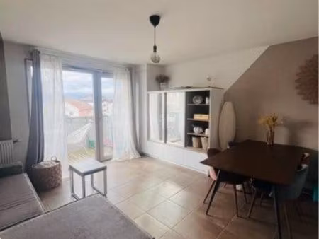 appartement 2 pièces plein centre viry