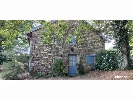 maison limousine avec 1 hectare de terrain à 300 m du bord du lac de vassivière