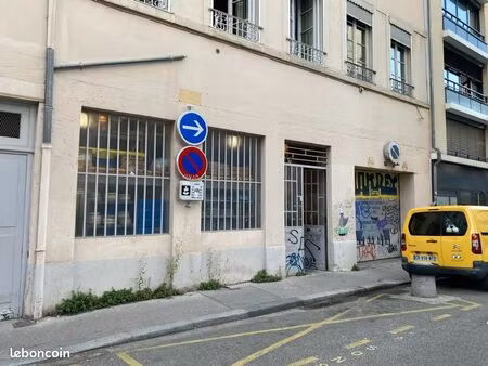 local 80m2 croix rousse / cession de bail ( pas de frais d’entrée)