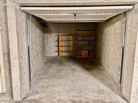 garage box fermé 15 24 m2