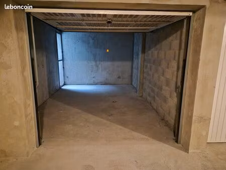 location garage fermé