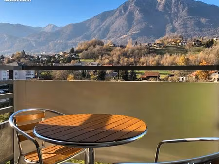 très beau 2 pièces meublé dans résidence avec piscine