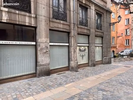 rare murs locaux commerciaux en plein cœur du vieux-lyon