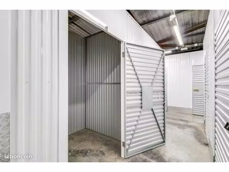 garage/box 3 m² coignieres