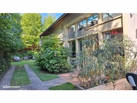 loft/atelier/surface 5 pièces 168 m²