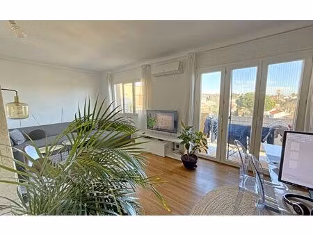 location appartement  m² t-3 à marseille 12  950 €