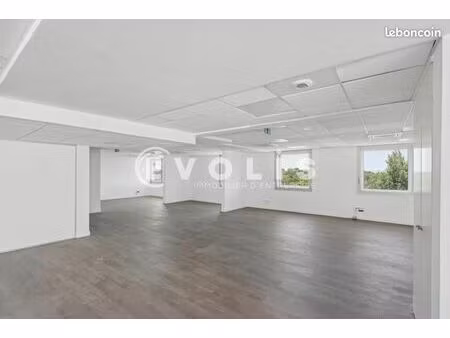 bureaux 183 m²