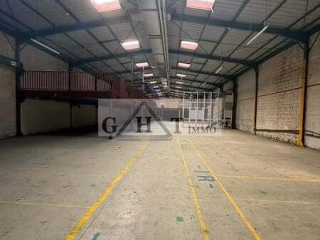 local industriel 1 300 m²