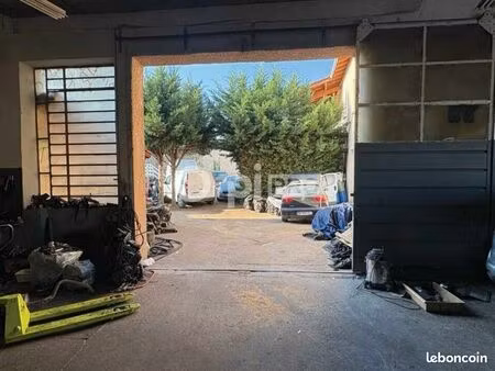 local d'activité 315 m²