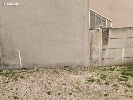 grande place de parking