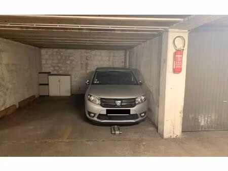 stationnement paris 9 m² t- à vendre  23 000 €