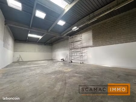 local d'activité 582 m²