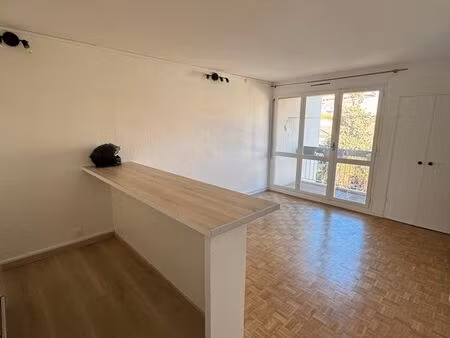 t2 43 m² avec balcons – vallon des auffes – ascenseur – vue dégagée